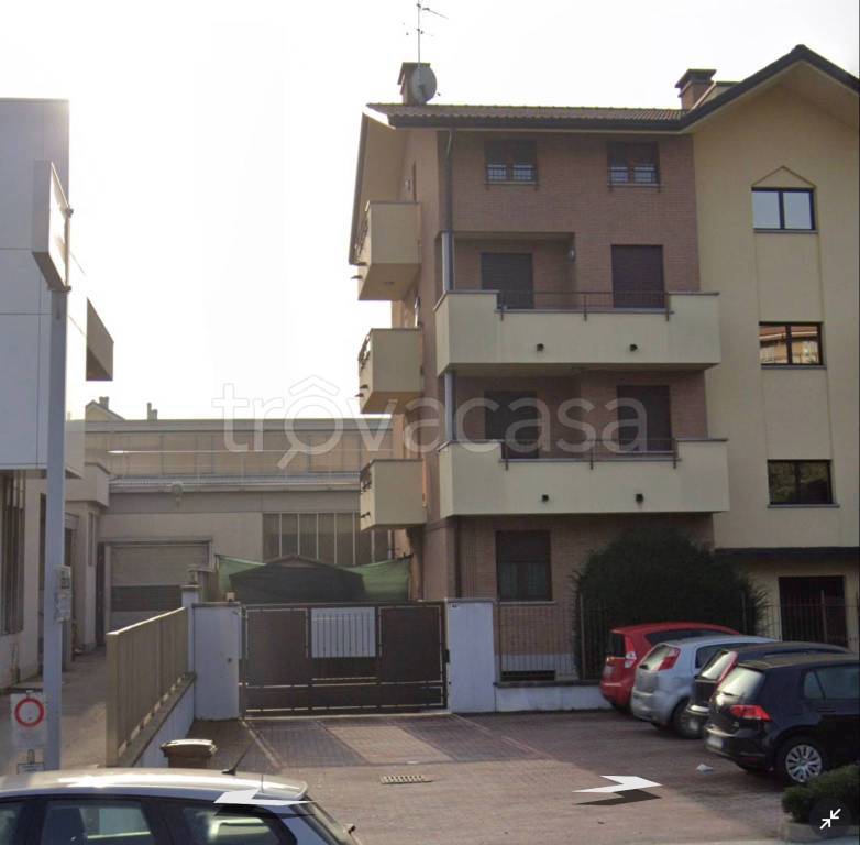 Garage in vendita a Legnano viale Pietro Toselli, 44