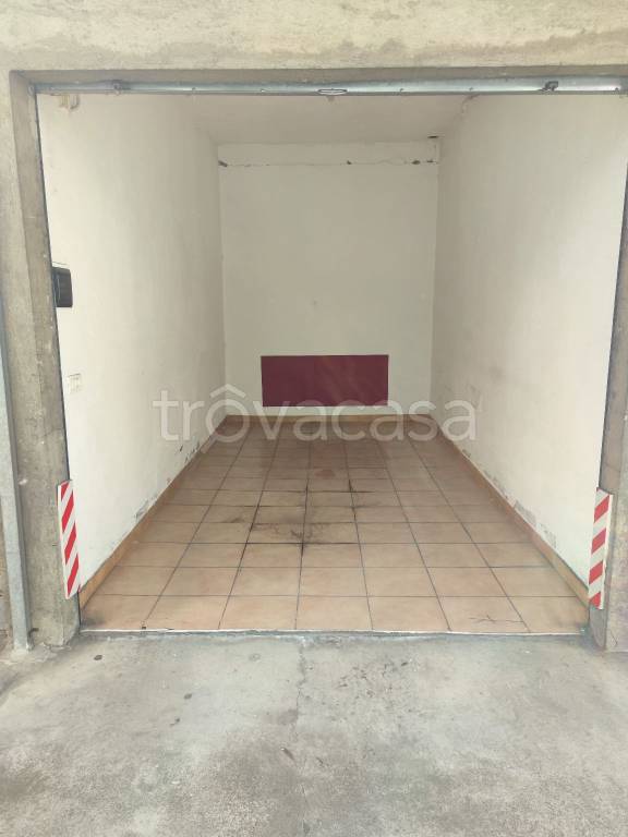 Garage in vendita a Collegno via Alessandro Manzoni, 19
