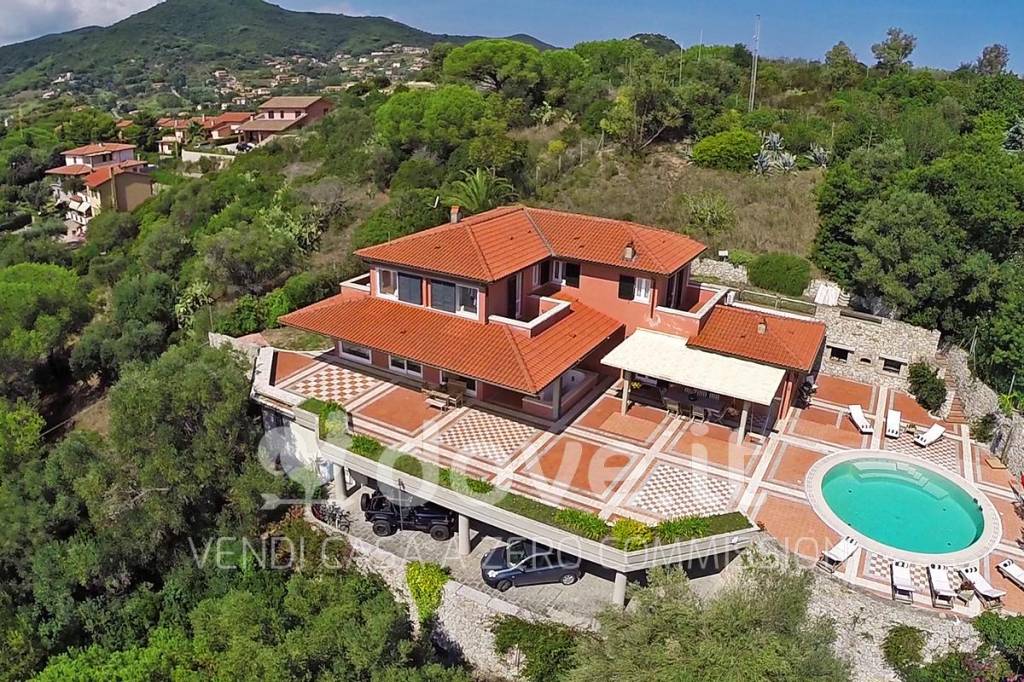 Villa in vendita a Portoferraio via Enrico De Nicola, snc