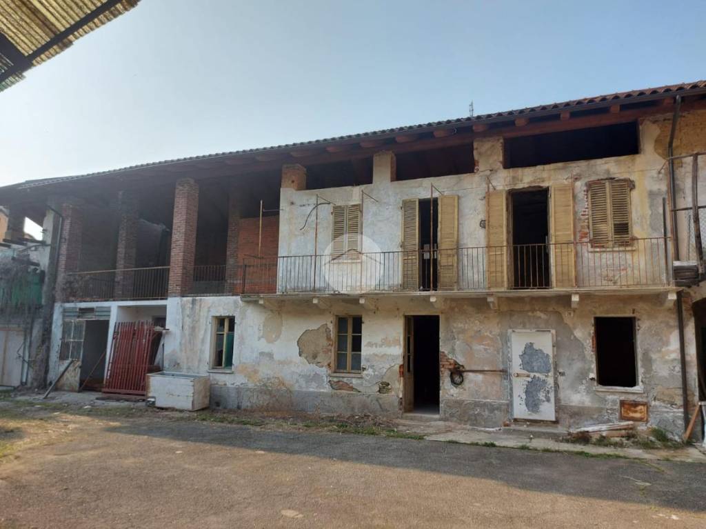 Casa Indipendente in vendita a Robassomero via Martiri della Libertà, 24