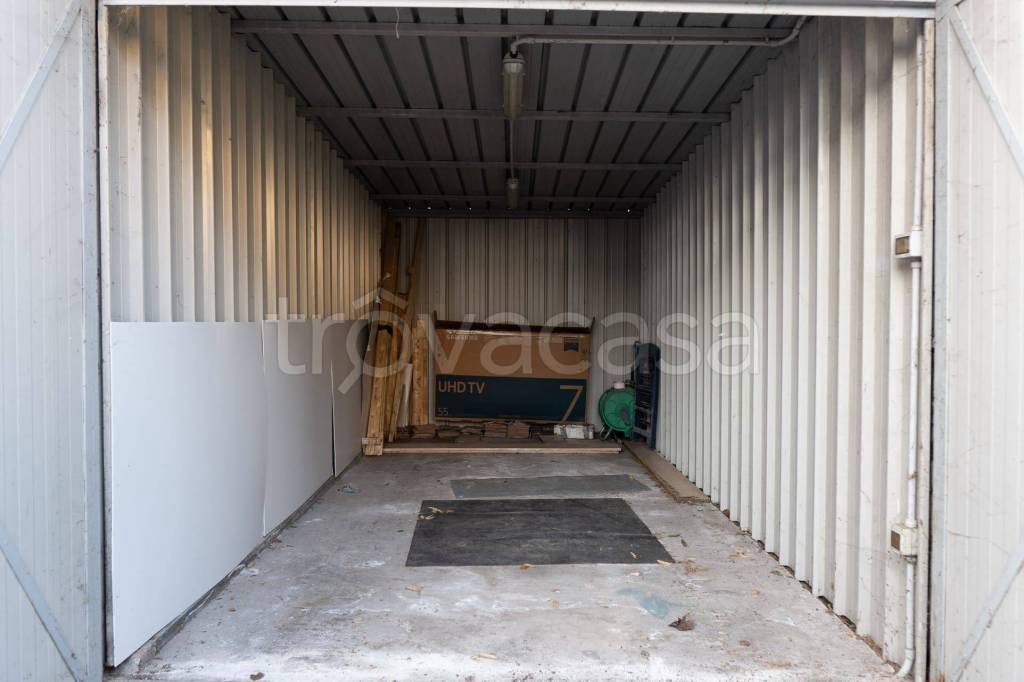 Garage in vendita a Venezia via della Rinascita, 13