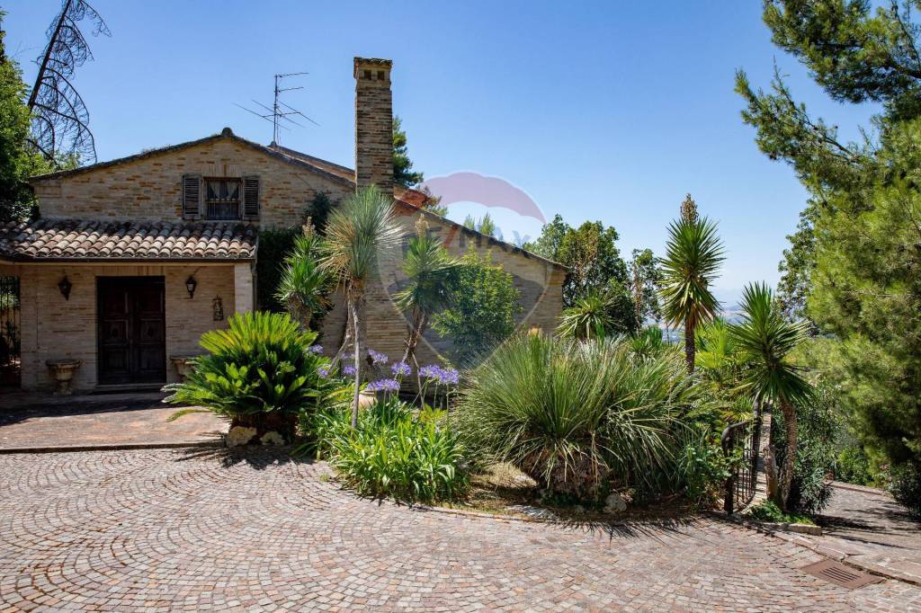 Villa in vendita a Recanati viale Filippo Corridoni