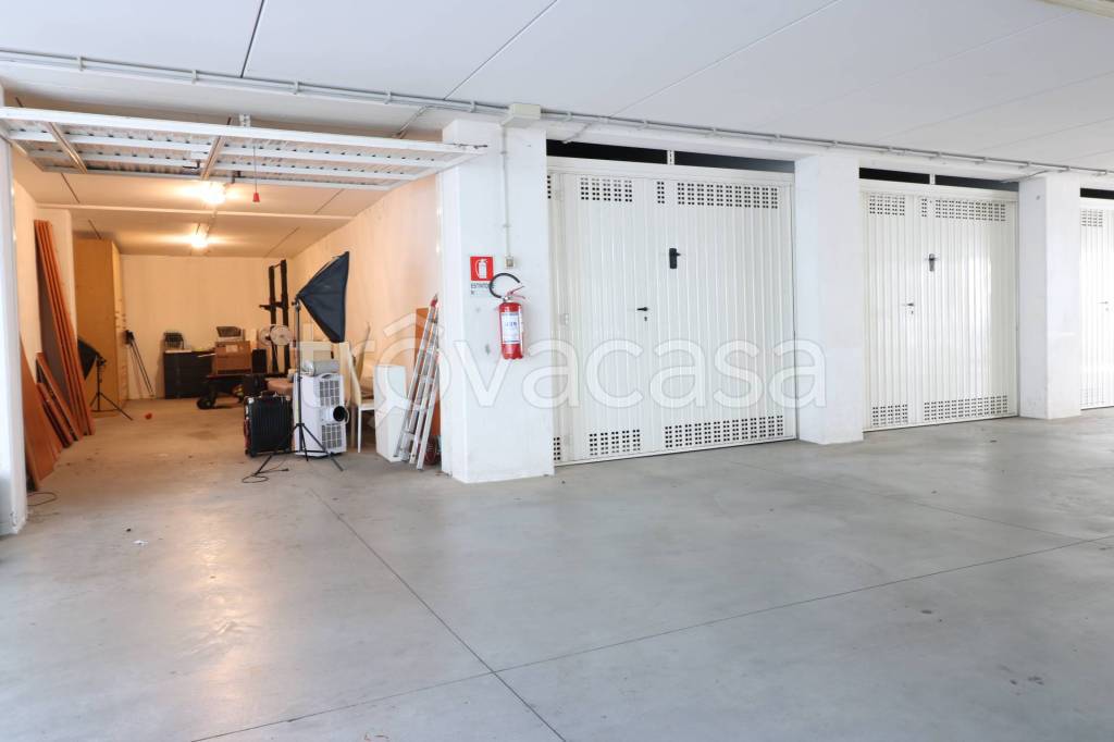 Garage in affitto a Venezia via San Donà