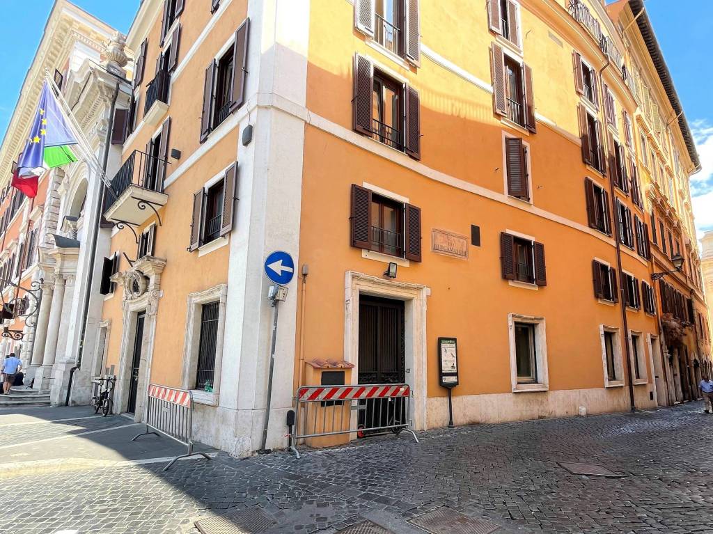 Ufficio in vendita a Roma piazza Colonna, 361