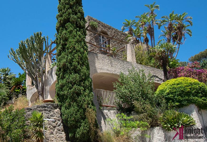 Villa Bifamiliare in vendita a Ischia via Cavallaro