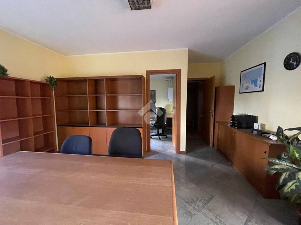 Ufficio in affitto a Ghisalba via roma, 26