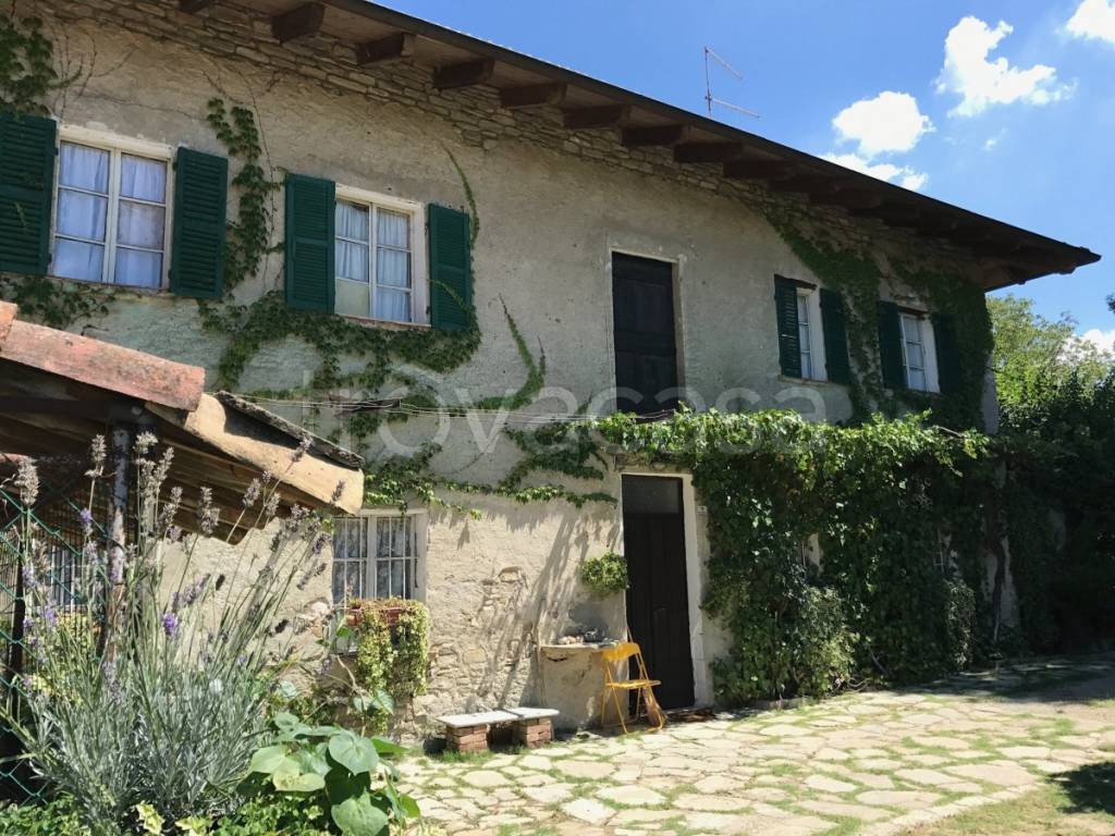 Casale in vendita a Monastero Bormida regione Madonna