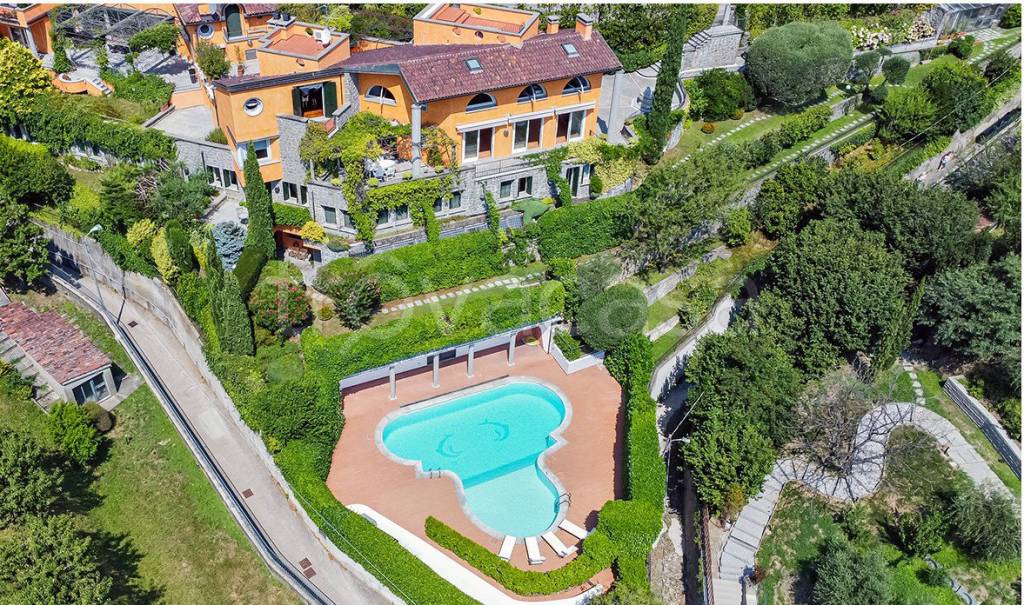 Villa in vendita a Valmadrera frazione San Dionigi, 21