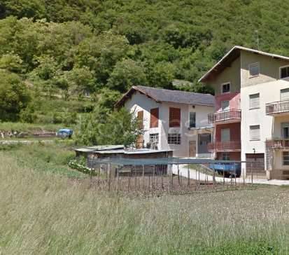Casa Indipendente in vendita a Ronzo-Chienis viale al Castello Pannone