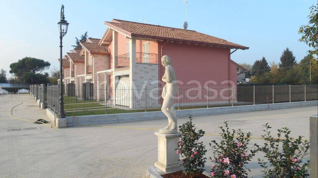 Villa a Schiera in in vendita da privato a Busto Arsizio via Bonsignora, 43