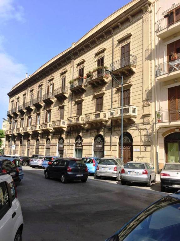 Appartamento in vendita a Palermo via Principe di Belmonte