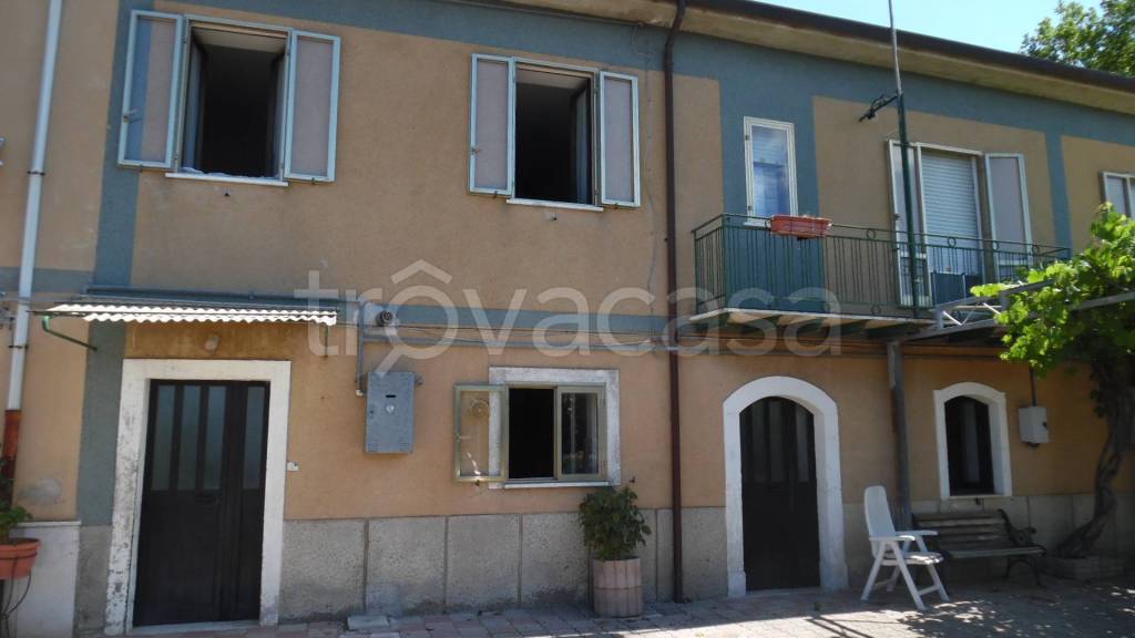 Casa Indipendente in vendita a Sant'Angelo dei Lombardi via Petrile, 22
