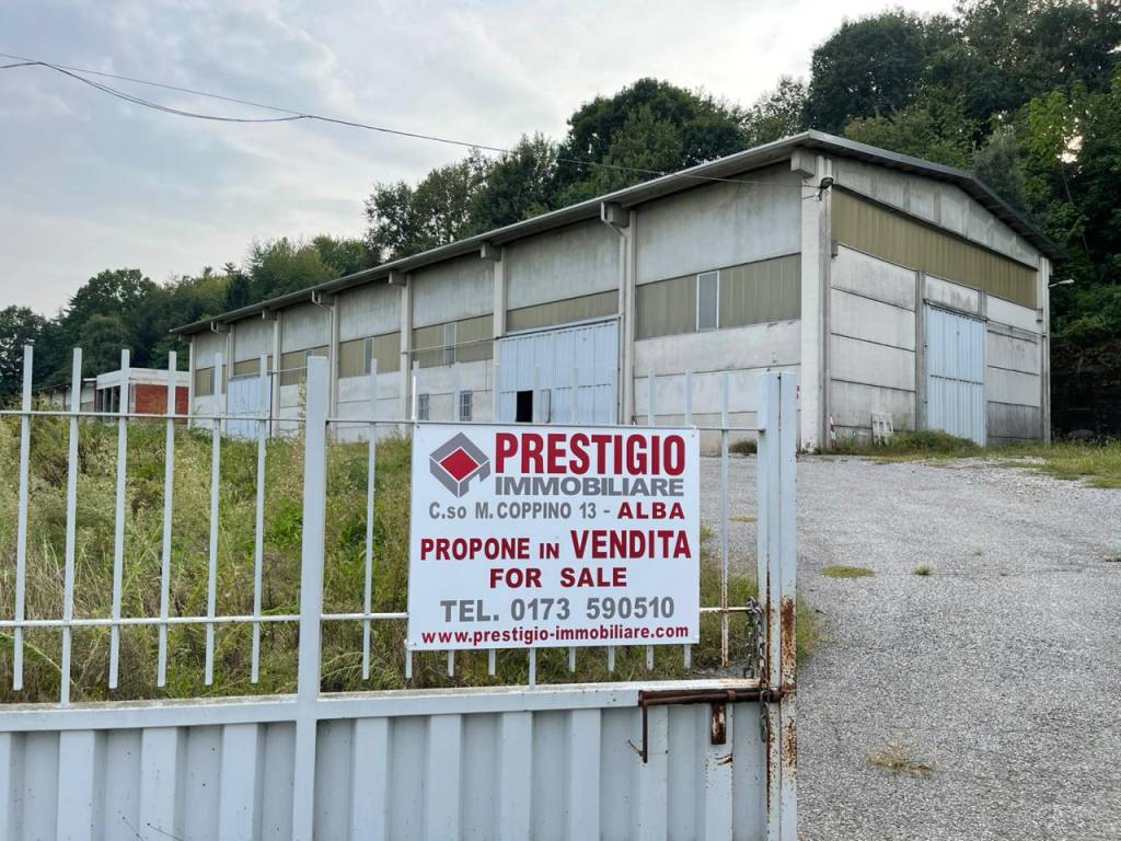 Capannone Industriale in vendita a Oleggio via grottone