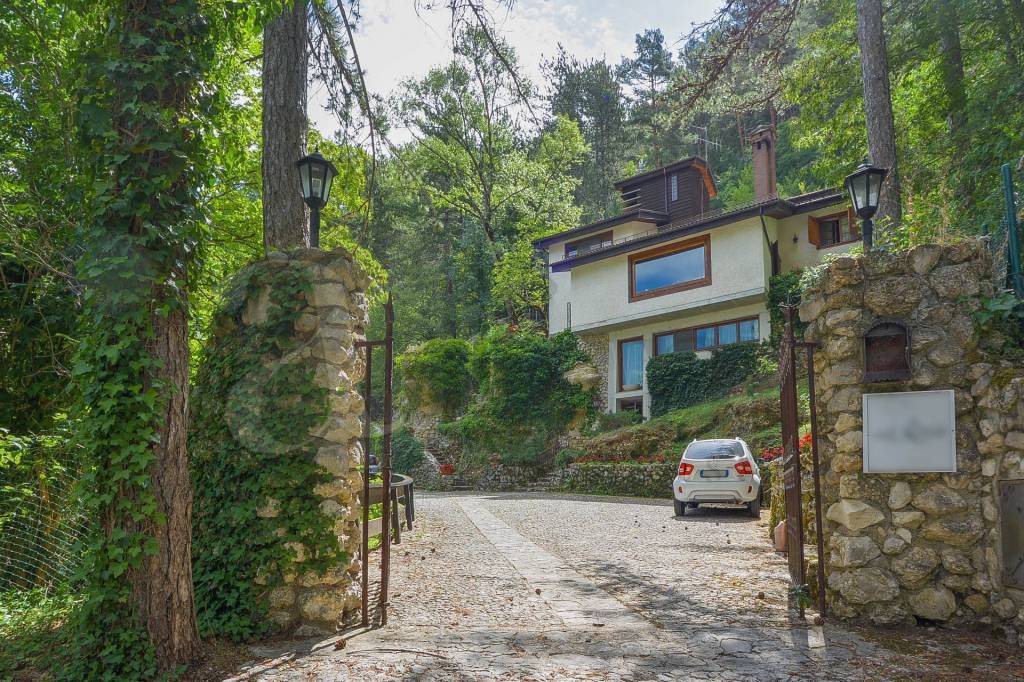 Villa in vendita a Scanno via d.Di Rienzo, 3