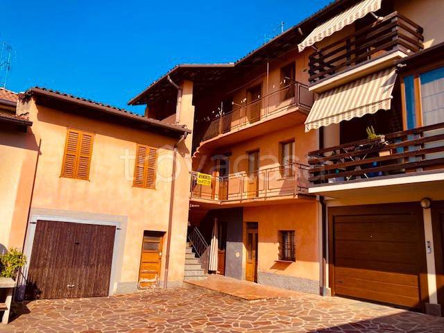 Casa Indipendente in vendita a Nembro via Borgogno