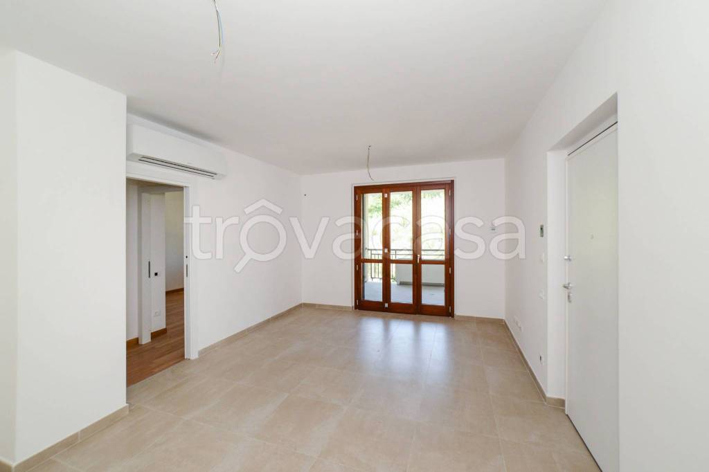 Appartamento in vendita a Roma via di Grottarossa