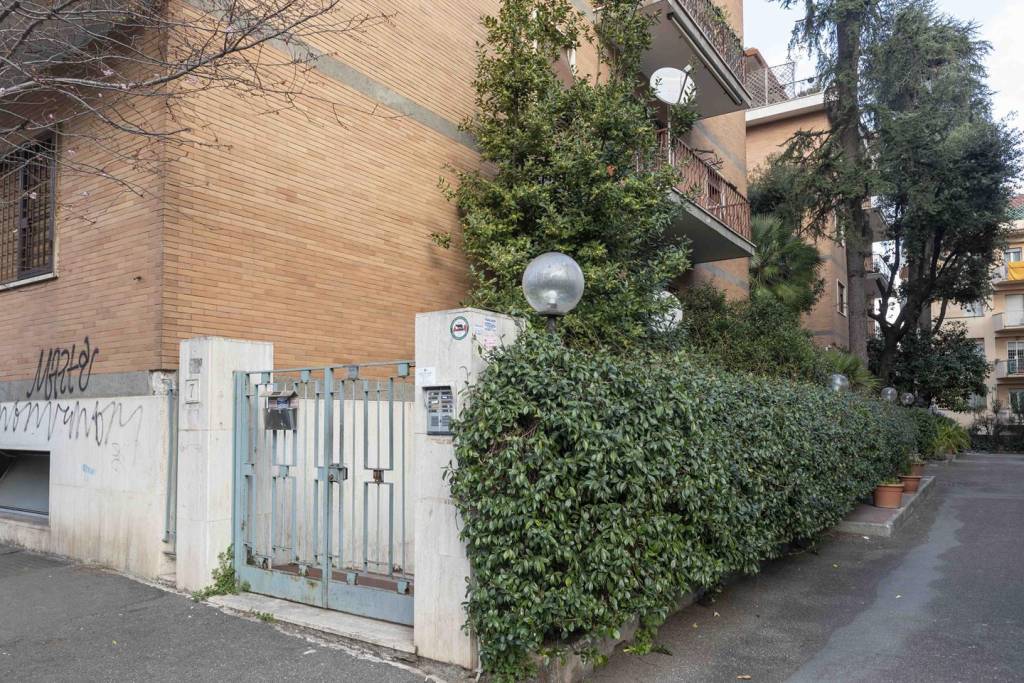 Appartamento in vendita a Roma via Ignazio Guidi,7