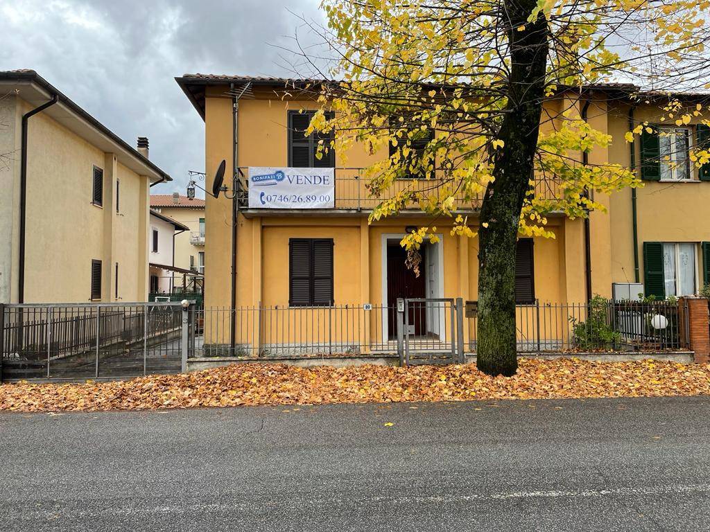 Villa Bifamiliare in vendita a Rieti via Marco Curio Dentato
