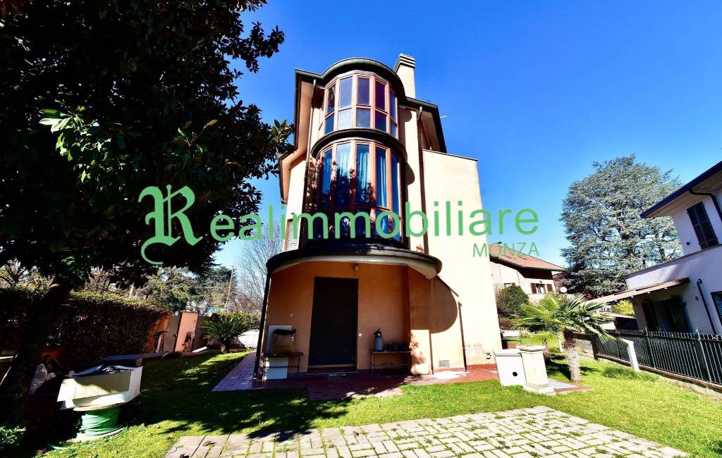 Villa in vendita a Monza via Andrea Doria