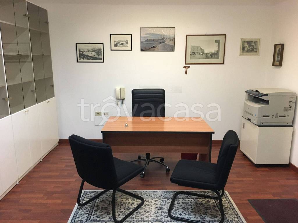 Ufficio in in affitto da privato a Molfetta via Magenta, 19