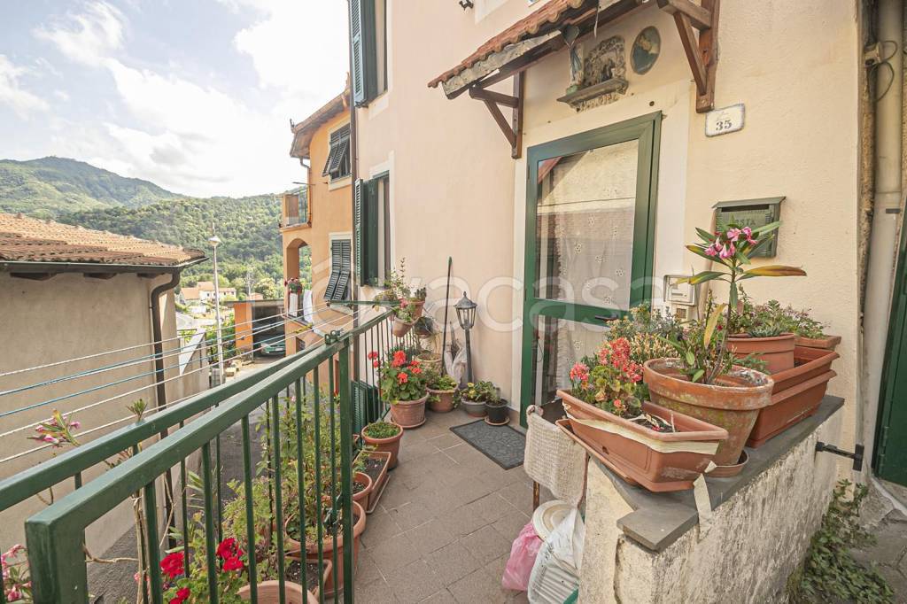 Appartamento in vendita a Ceranesi via Borgo Ferrandi, 45