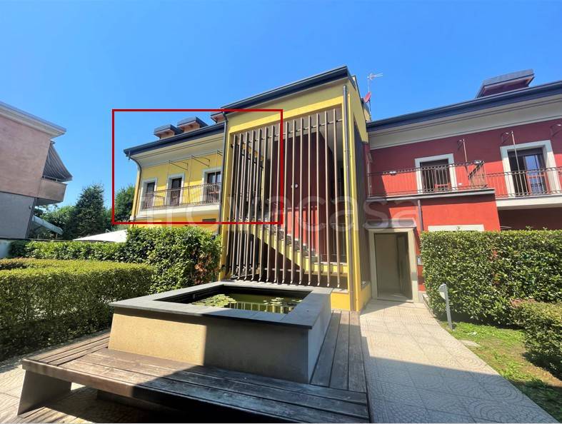 Appartamento in vendita a Monza via Emilio De Marchi, 2
