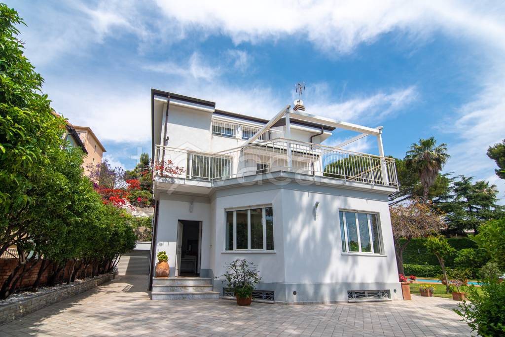 Villa in affitto a Sanremo