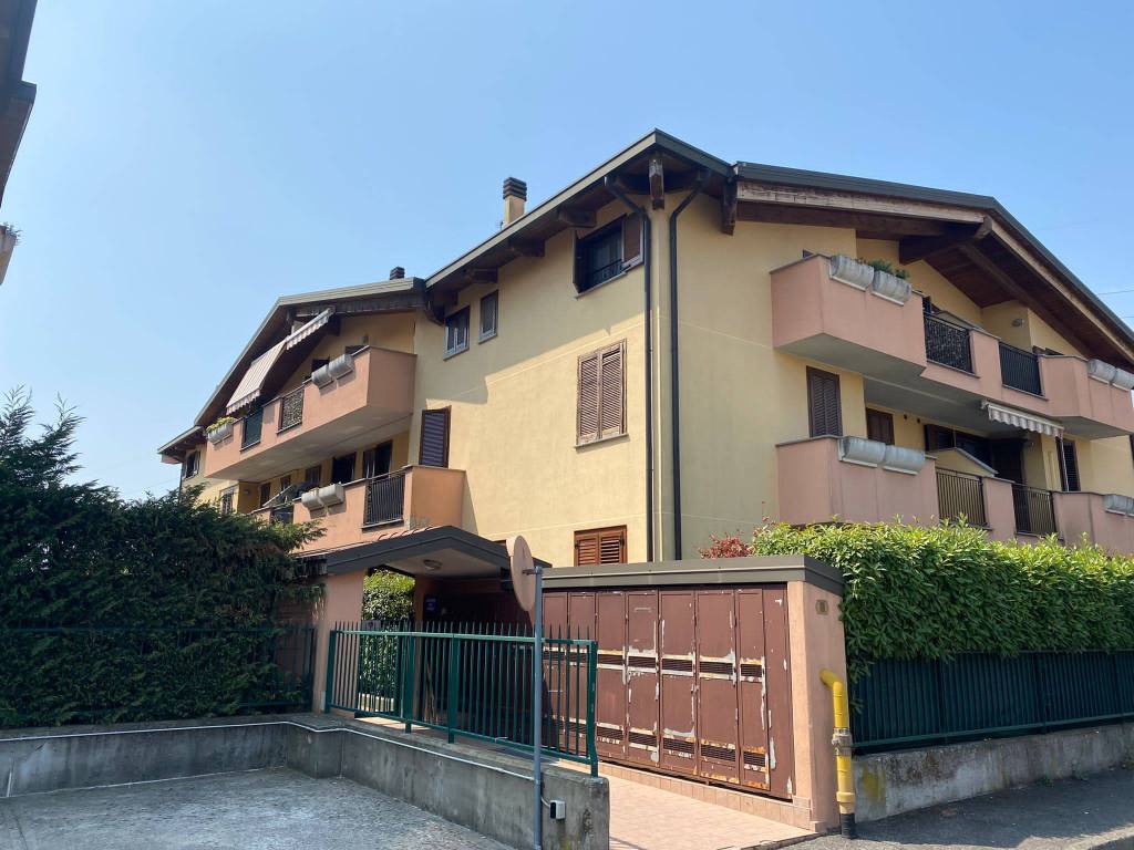Appartamento in vendita a Roncello via Eugenio Montale, 7