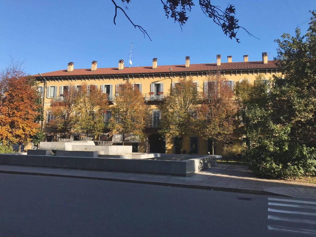 Appartamento in in vendita da privato a Busto Arsizio piazza Giuseppe Garibaldi, 2