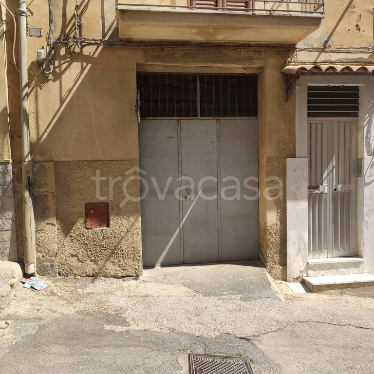 Garage in vendita a Caltagirone via Coniglio, 28