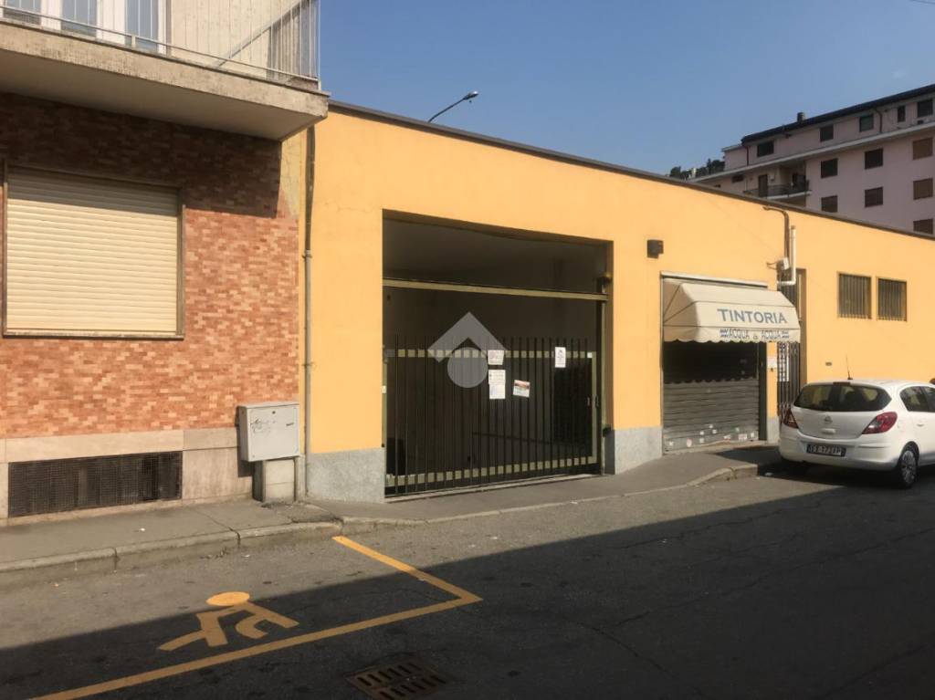 Garage in vendita a Chivasso via Platis, 2