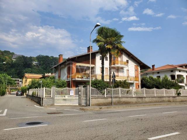 Villa Bifamiliare in vendita a Borgosesia viale Varallo