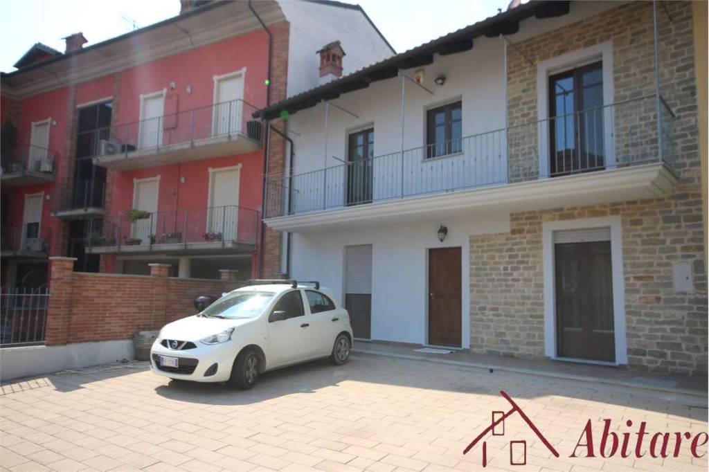 Casa Indipendente in vendita ad Alba corso Bra, 45