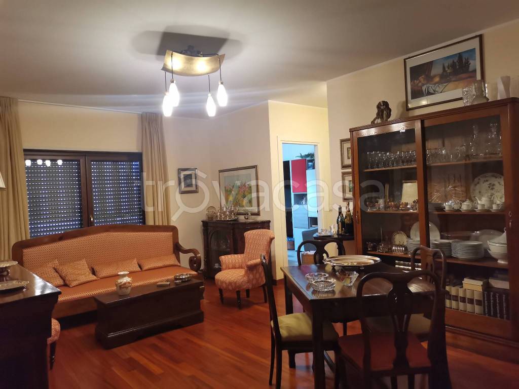 Appartamento in in vendita da privato a Cosenza via Giovanbattista Lupia, 10