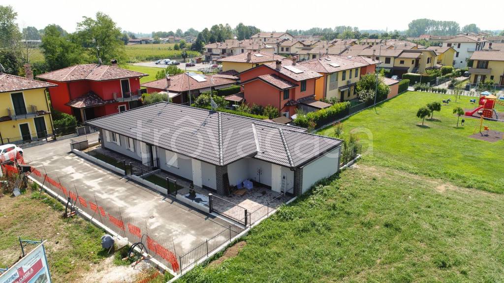 Villa Bifamiliare in vendita a Quintano via Don Costante Letterini