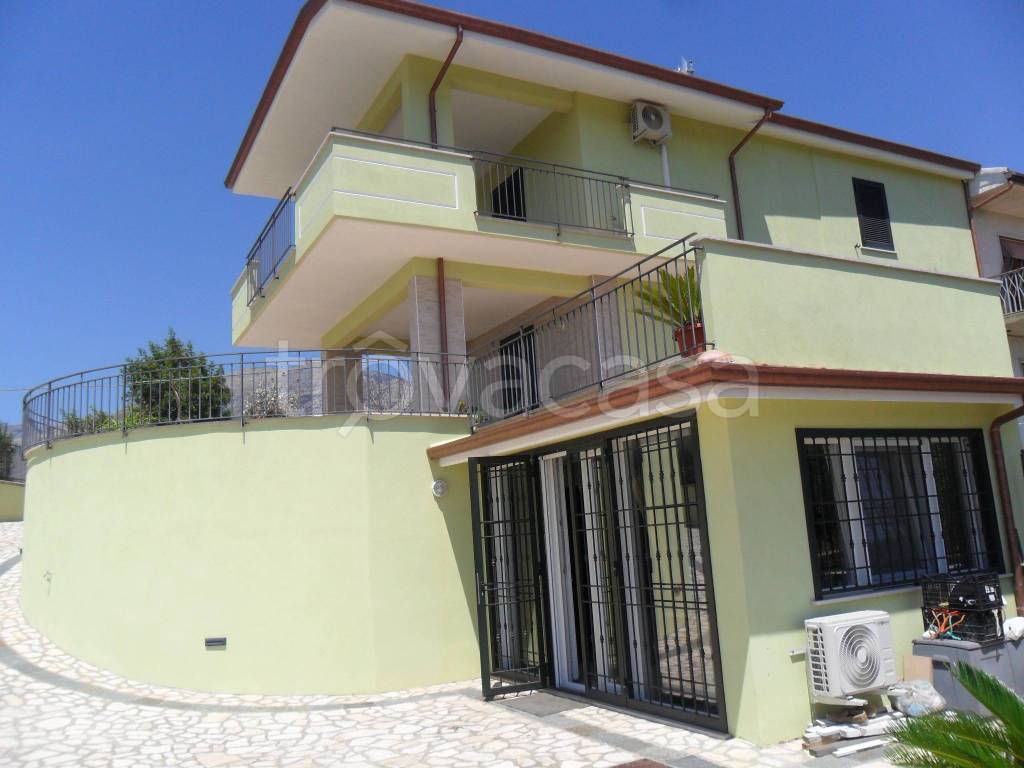 Villa in vendita a Minturno via Solacciano