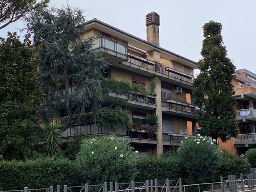 Appartamento in vendita a Roma via della Camilluccia,189