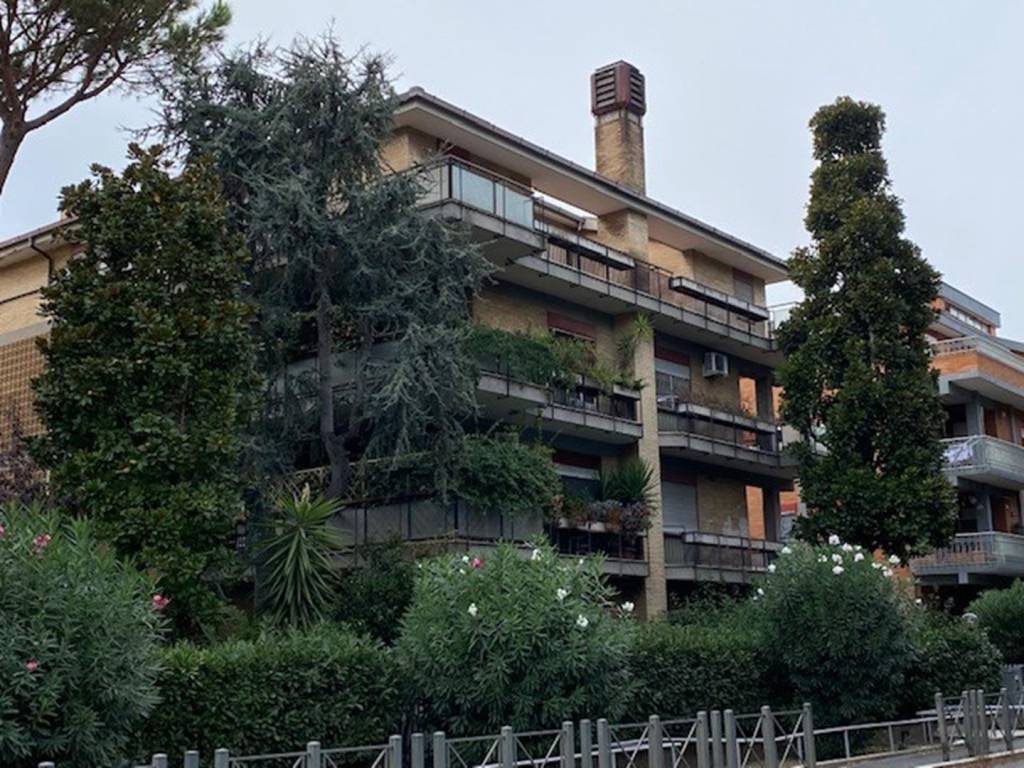Appartamento in vendita a Roma via della Camilluccia,189