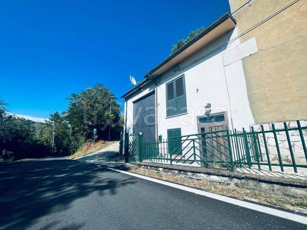 Casa Indipendente in vendita a Poggio San Lorenzo via Quinzia