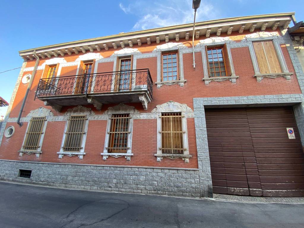Casa Indipendente in vendita a Cerano via Madonnina, 30