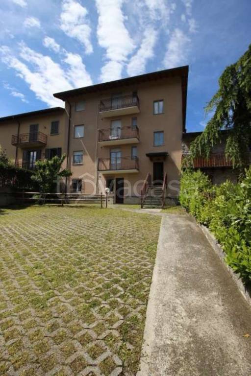 Appartamento in vendita a Sant'Omobono Terme via Alessandro Manzoni