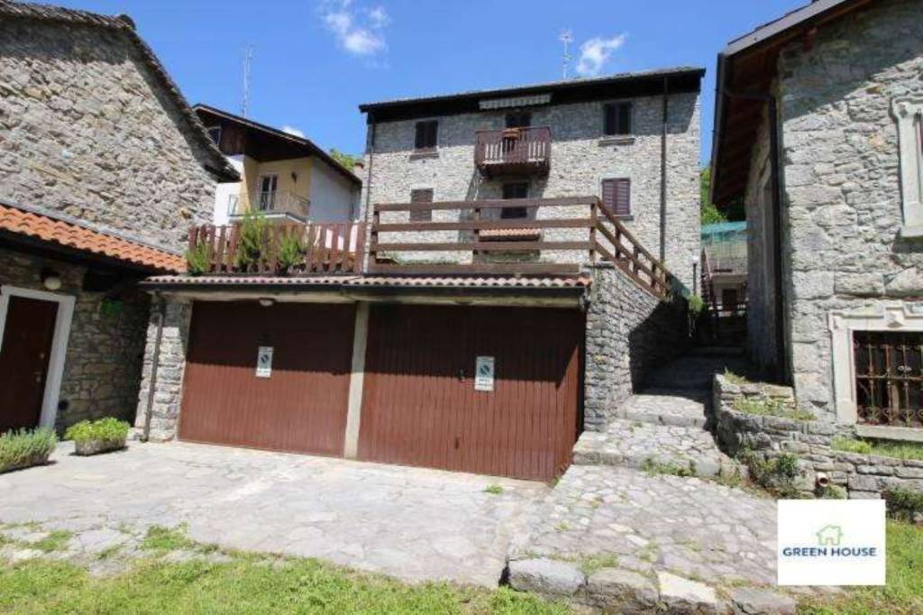 Casa Indipendente in vendita a Sant'Omobono Terme via g. Quarenghi s.n.c