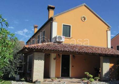 Villa all'asta a Legnaro via Ardoneghe, 59-59B