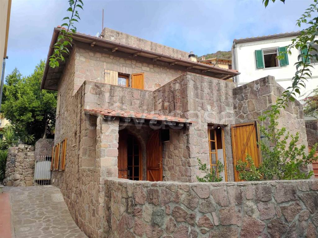 Villa in vendita a Capraia Isola via Assunzione, 75
