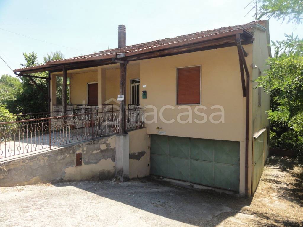 Villa in vendita a Frosinone via Ceccano, 159