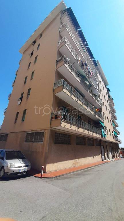 Appartamento in vendita a Genova via Voltri, 1