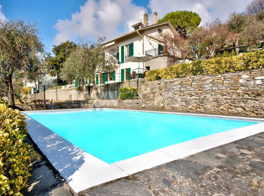 Appartamento in vendita a Rapallo via Ugo Campodonico