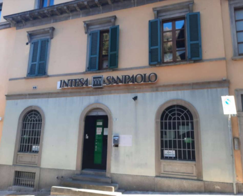 Filiale Bancaria in vendita a Gromo piazza Marconi 2