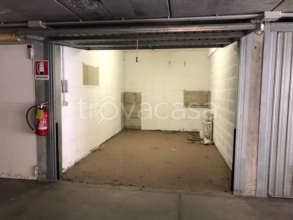 Garage in vendita a Saluzzo via Barge, 12