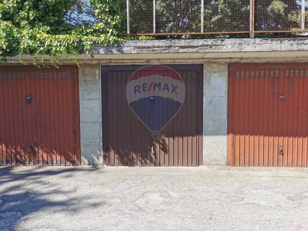 Garage in vendita a Gorgonzola trieste, 150
